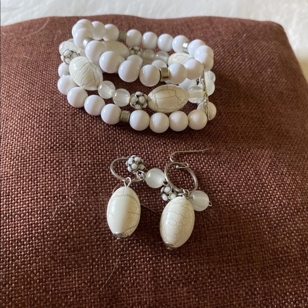 Bracelet and earrings